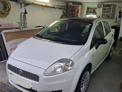 Weiß Gebraucht 2009 Fiat Punto Active Limousine | 1.900 € (Fairer Preis)