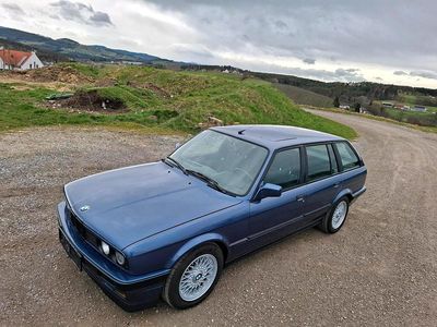 Brugt BMW 325 120 HK (88 kW) 1990 Blå Stationcar