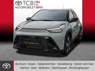 Neu Toyota Aygo X 116 PS (85 kW) 2026 Urban khaki (6x3)/ black mica SUV