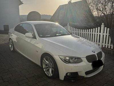 Gebraucht BMW 325 M Sport 245 PS (180 kW) 2011 Weiß Coupé