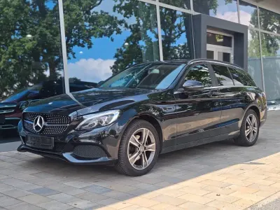 Gebraucht Mercedes C180 116 PS (85 kW) 2016 Schwarz Limousine