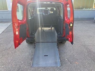 Usata Renault Kangoo 110 CV (80 kW) 2017 Rosso Monovolume