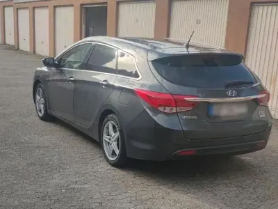 Gebraucht Hyundai i40 136 PS (100 kW) 2013 Grau Kombi