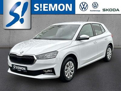 Nouă Skoda Fabia Essence 95 CP (69 kW) 2025 Gri Hatchback