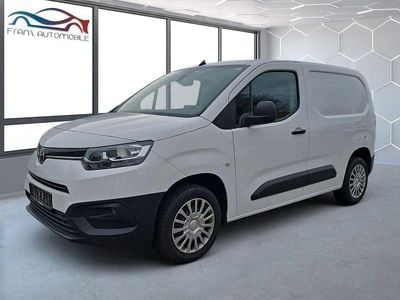 Weiß Gebraucht 2021 Toyota Proace City City Van / Kleinbus | 12.985 € (Superpreis)