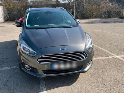 Usata Ford S-MAX 210 CV (154 kW) 2015 Grigio Monovolume
