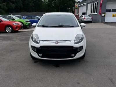 Gebraucht Fiat Punto 69 PS (50 kW) 2011 Weiß Kleinwagen