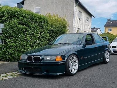 Gebraucht BMW 316 M Sport 102 PS (75 kW) 1992 Grün Limousine