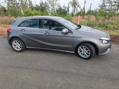 Gebraucht Mercedes A180 Style 122 PS (89 kW) 2013 Grau Kleinwagen