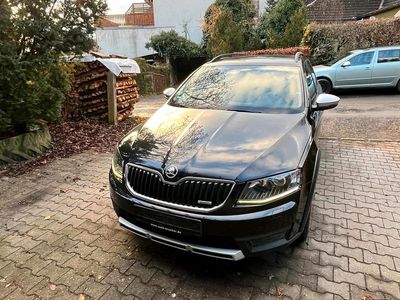 Gebraucht Skoda Octavia Scout 184 PS (135 kW) 2017 Schwarz Kombi