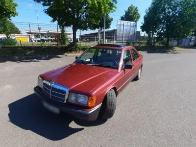 Gebraucht Mercedes 190 160 PS (117 kW) 1989 Rot Limousine