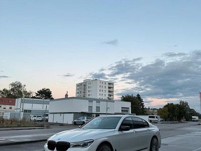 Gebraucht BMW 740 320 PS (235 kW) 2018 Weiß Limousine