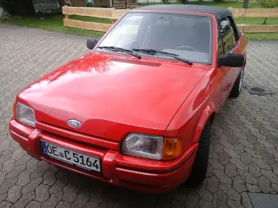 Gebraucht Ford Escort Cabriolet 90 PS (66 kW) 1987 Rot Cabrio