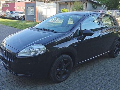 Second-hand Fiat Punto 69 CP (50 kW) 2013 Negru Hatchback
