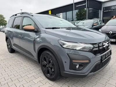 Gebraucht Dacia Jogger Extreme 110 PS (80 kW) 2024 Grau Van / Kleinbus