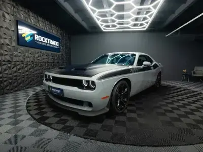 Begagnad Dodge Challenger 379 HK (278 kW) 2021 Grå Sportkupé