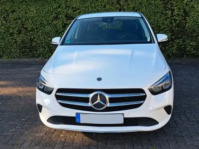 Gebraucht Mercedes B180 116 PS (85 kW) 2019 Weiß Kleinwagen