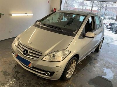 Gebraucht Mercedes A200 140 PS (102 kW) 2011 Polarsilber  metalliclack Kleinwagen