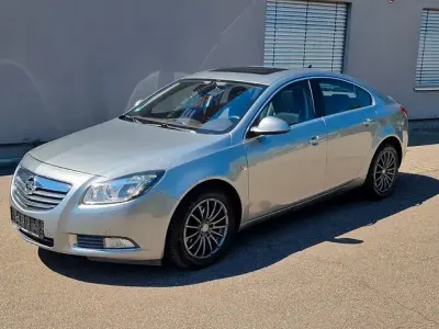Gebraucht Opel Insignia Sport 220 PS (161 kW) 2010 Silber Limousine