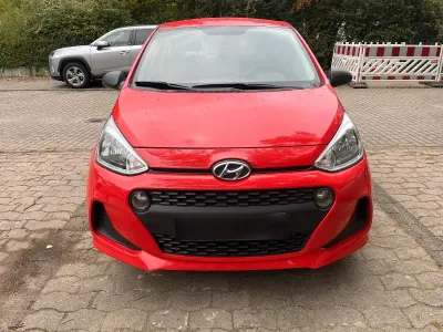 Usata Hyundai i10 67 CV (49 kW) 2020 Rosso Utilitaria
