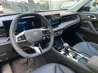 Gebraucht MG HS Luxury 170 PS (125 kW) 2025 Grau SUV
