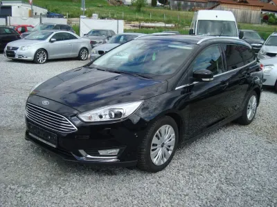 Gebraucht Ford Focus Titanium 125 PS (91 kW) 2015 Schwarz Limousine