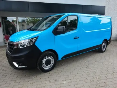 Gebraucht Renault Trafic Komfort 150 PS (110 kW) 2022 Blau Van / Kleinbus