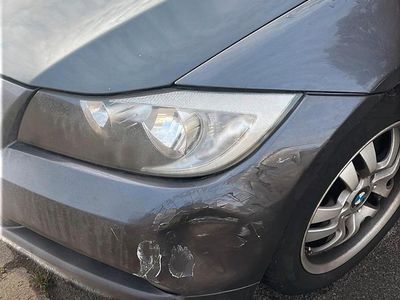 Gebraucht BMW 320 150 PS (110 kW) 2007 Grau Limousine