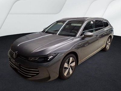 Grau Gebraucht 2025 VW Passat Business Kombi | 34.977 € (Guter Preis)