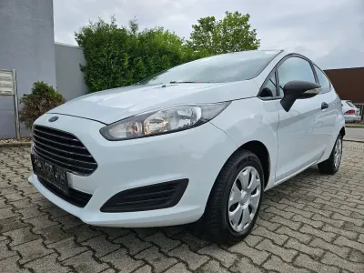 Gebraucht Ford Fiesta Ambiente 60 PS (44 kW) 2015 Weiß Kleinwagen