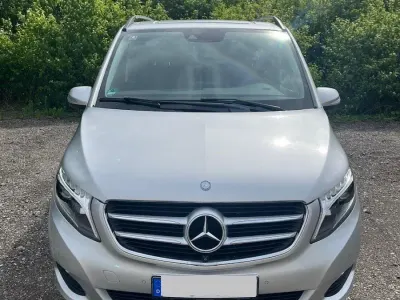 Gebraucht Mercedes V220 Avantgarde 163 PS (119 kW) 2015 Silber Van / Kleinbus