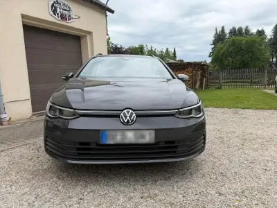 Gebraucht VW Golf VIII 131 PS (96 kW) 2021 Grau Kombi