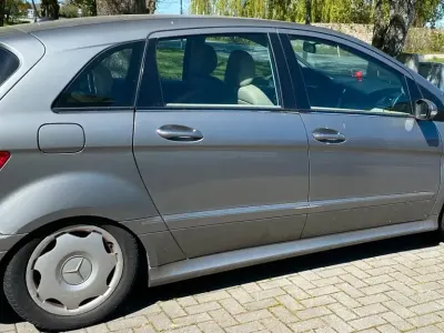 Gebraucht Mercedes 200 136 PS (100 kW) 2008 Andere farben Limousine