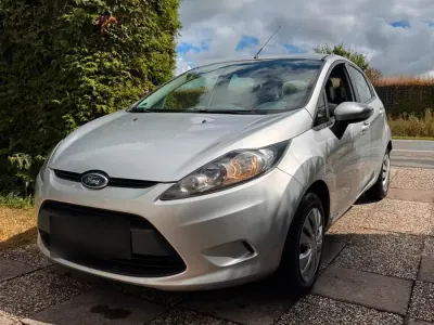 Gebraucht Ford Fiesta 96 PS (70 kW) 2009 Silber Kleinwagen