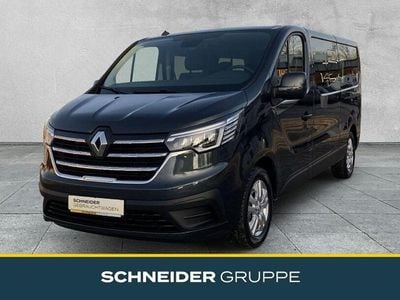 Grau Gebraucht 2023 Renault Trafic Life Van / Kleinbus | 37.890 € (Fairer Preis)