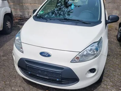 Gebraucht Ford Ka Ambiente 69 PS (50 kW) 2014 Weiß Kleinwagen