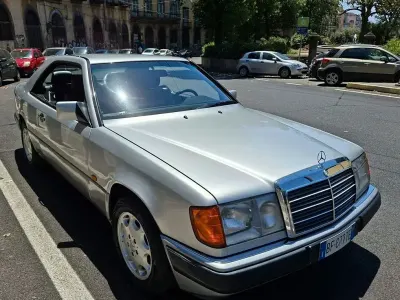 Gebraucht Mercedes 200 136 PS (100 kW) 1993 Silber Coupé