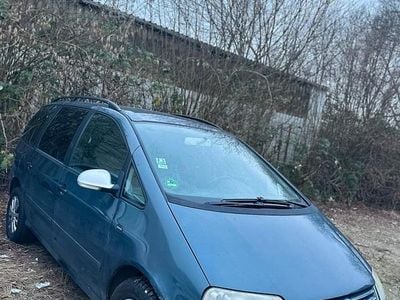 Grau Gebraucht 2006 VW Sharan Van / Kleinbus | 2.400 € (Fairer Preis)