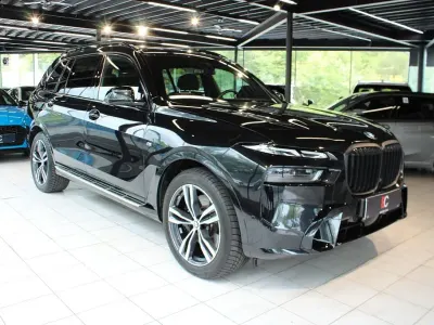 Gebraucht BMW X7 M Sport 352 PS (258 kW) 2025 Schwarz SUV