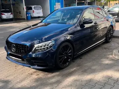 Gebraucht Mercedes C300 AMG line 258 PS (189 kW) 2020 Blau Limousine