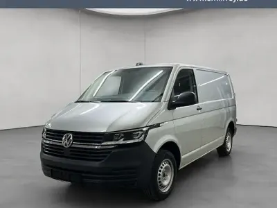 Gebraucht VW T7 Trendline 150 PS (110 kW) 2025 Silber Van