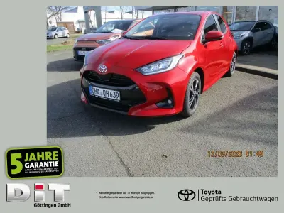 Gebraucht Toyota Yaris Hybrid 116 PS (85 kW) 2026 Emotional red 2 Limousine