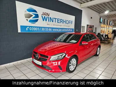 Gebraucht Mercedes A180 122 PS (89 kW) 2018 Rot Limousine
