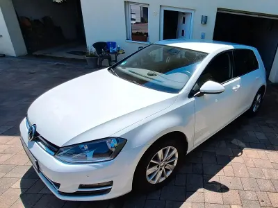Gebraucht VW Golf VII 110 PS (80 kW) 2016 Weiß Limousine