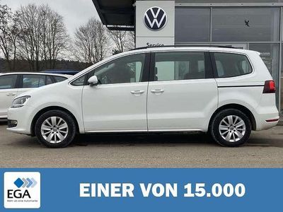 Gebraucht VW Sharan Comfortline 150 PS (110 kW) 2022 Weiß Van / Kleinbus