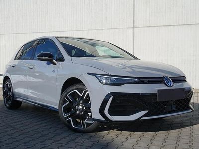 Mondsteingrau / dach schwarz Neu 2026 VW Golf VIII Sound | 39.995 € (Etwas zu teuer)