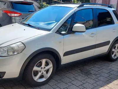 Gebraucht Suzuki SX4 107 PS (78 kW) 2008 Weiß Limousine
