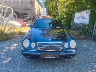 Mercedes E200