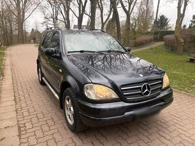 Gebraucht Mercedes ML320 218 PS (160 kW) 2000 Schwarz SUV