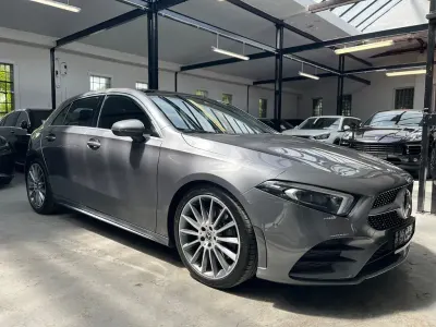 Gebraucht Mercedes A250 AMG line 224 PS (164 kW) 2021 Grau Limousine